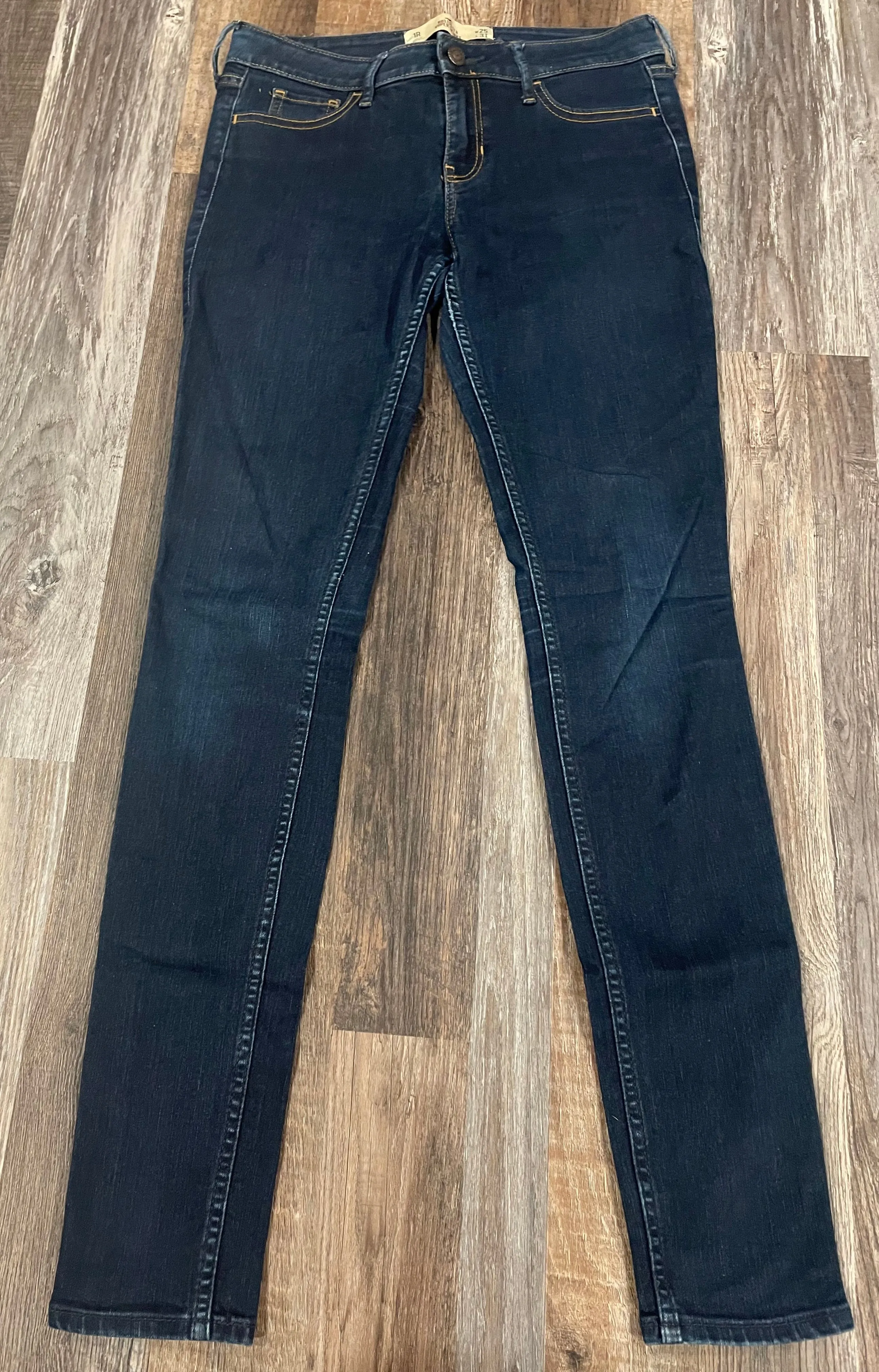 Hollister Super Skinny Jeans Women's size 1R (waist 25”, length 31”)